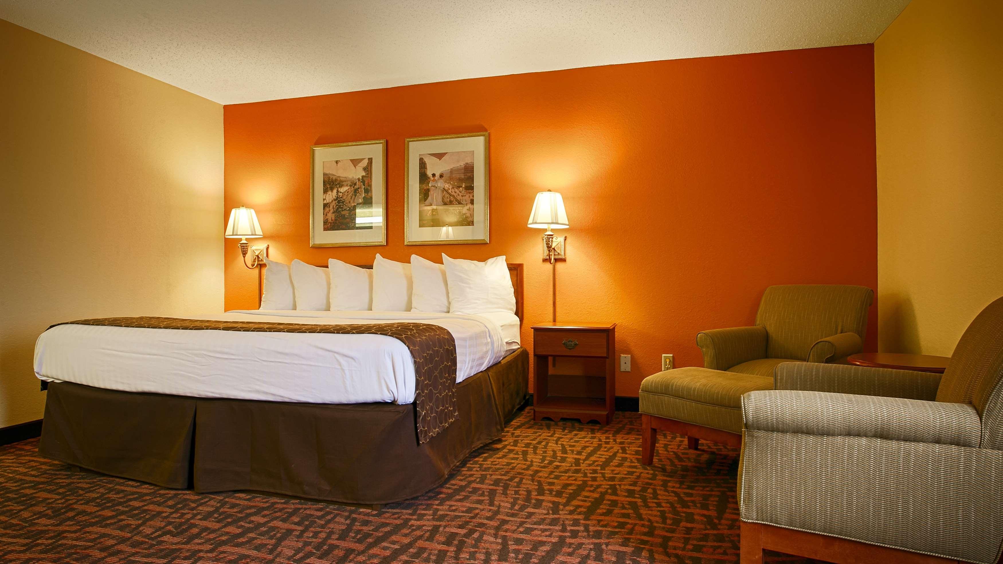 Best Western Louisville East Inn & Suites Экстерьер фото