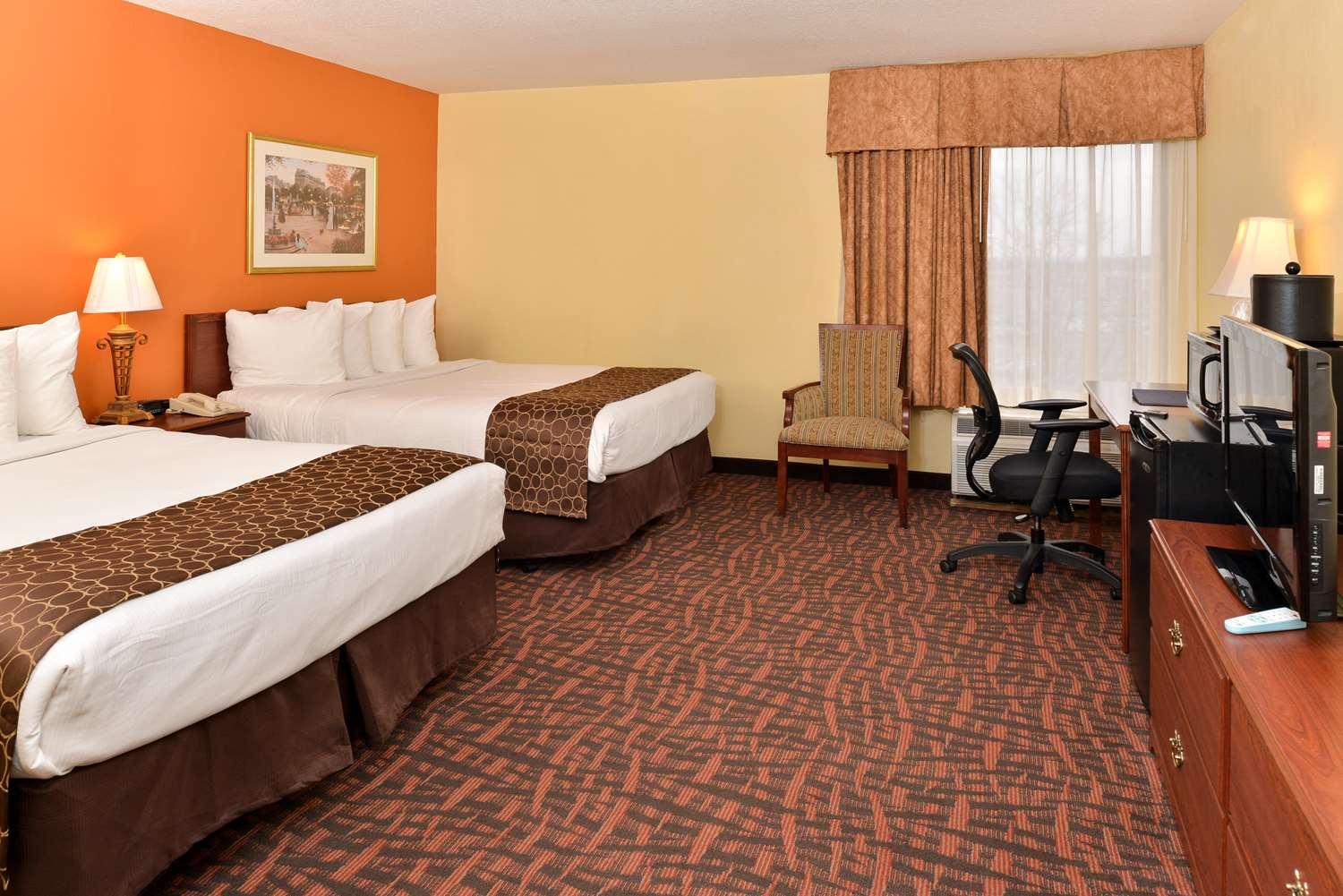 Best Western Louisville East Inn & Suites Экстерьер фото