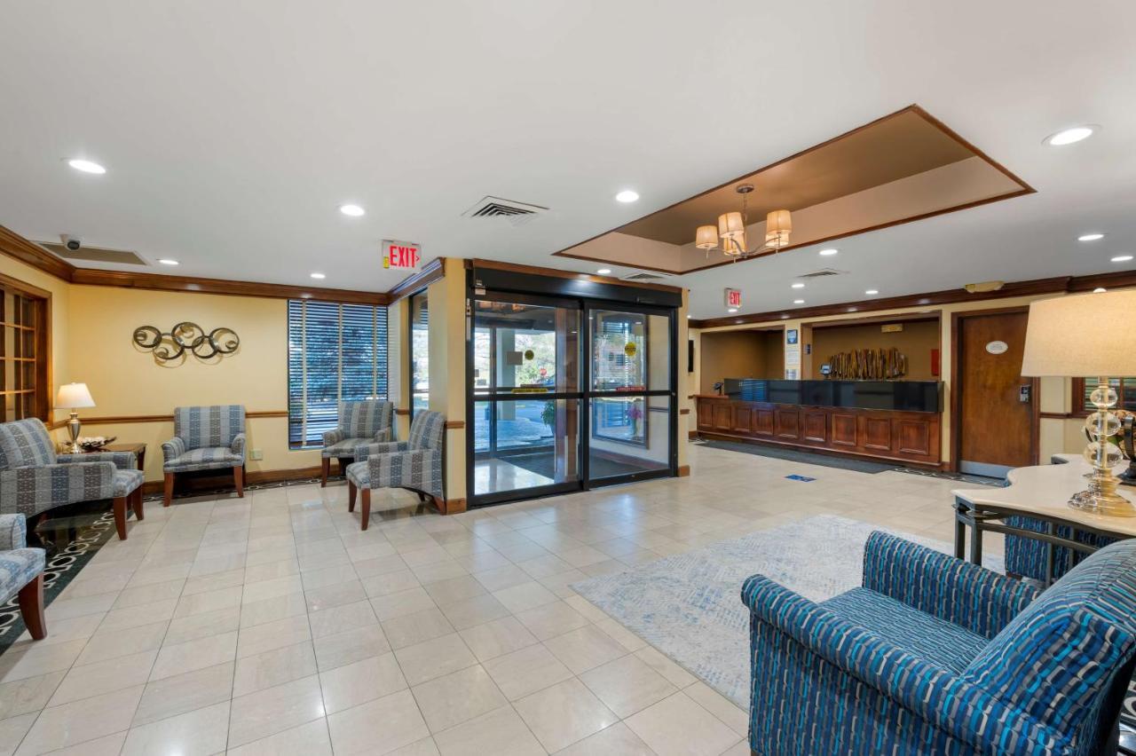 Best Western Louisville East Inn & Suites Экстерьер фото