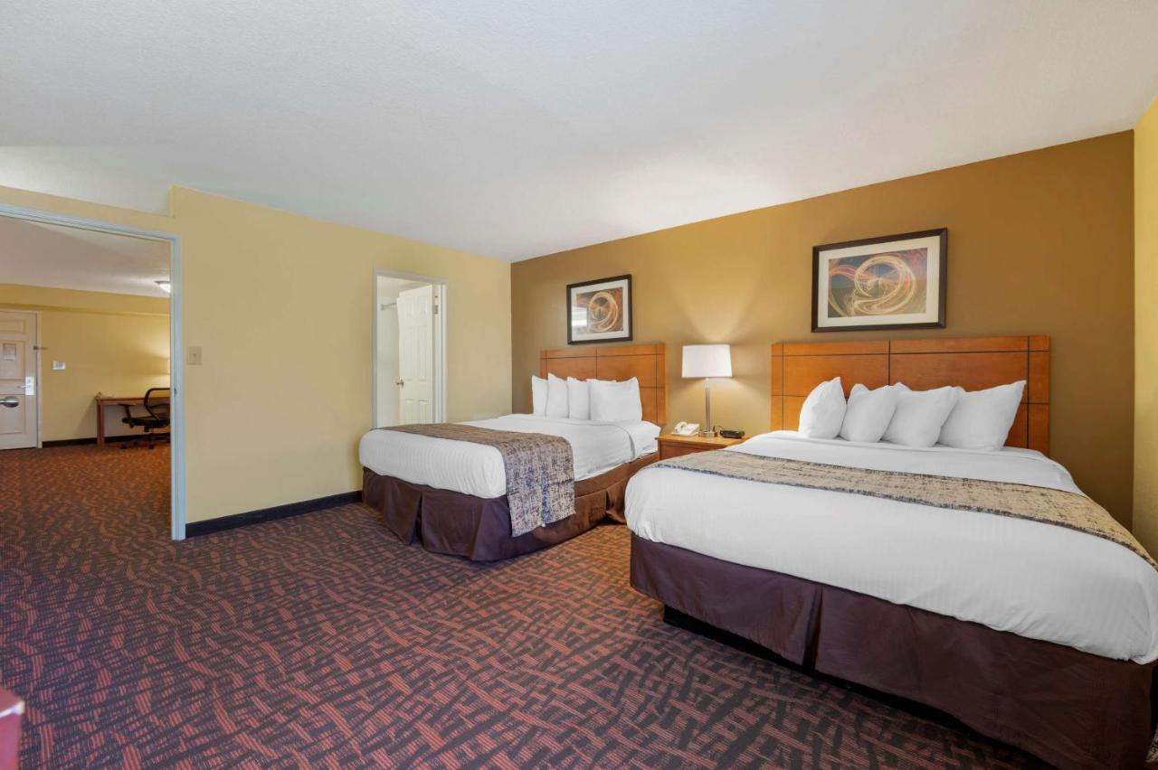 Best Western Louisville East Inn & Suites Экстерьер фото