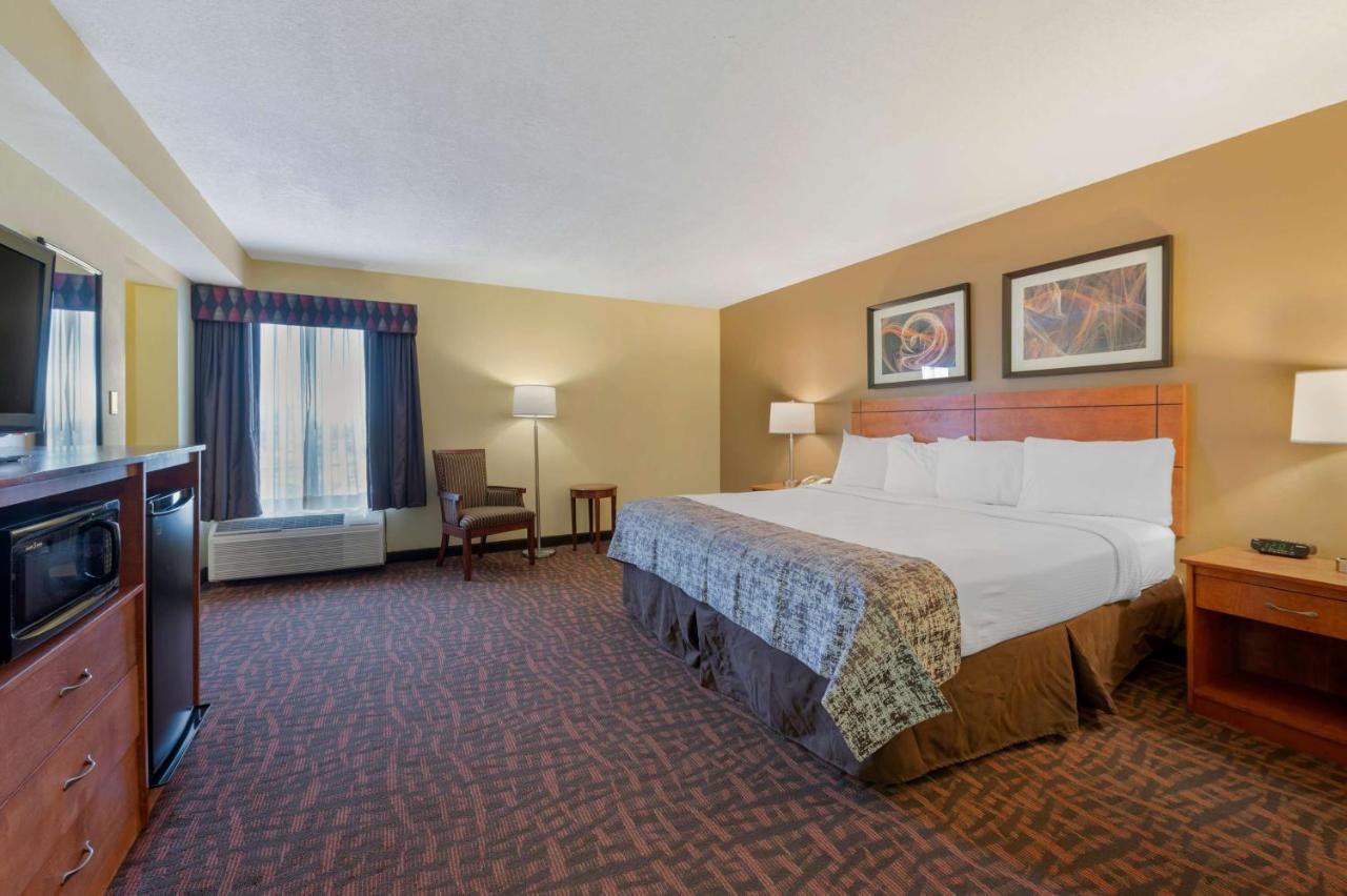 Best Western Louisville East Inn & Suites Экстерьер фото