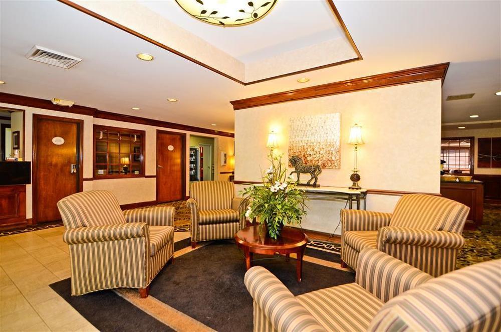 Best Western Louisville East Inn & Suites Номер фото