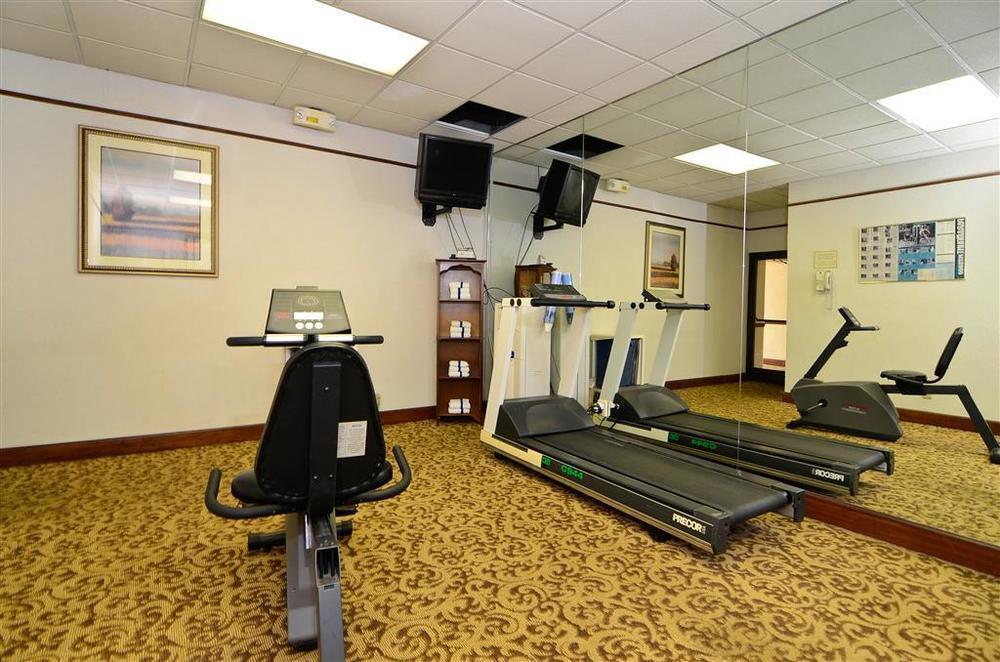 Best Western Louisville East Inn & Suites Удобства фото